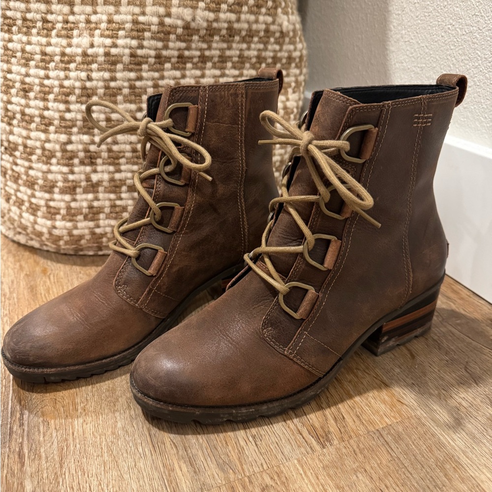 Sorel Brown Lace-Up Boots with Distressed Leather